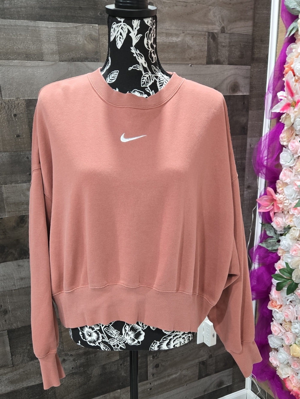 Nike Women's Dusty Rose Cropped Crew Sweatshirt